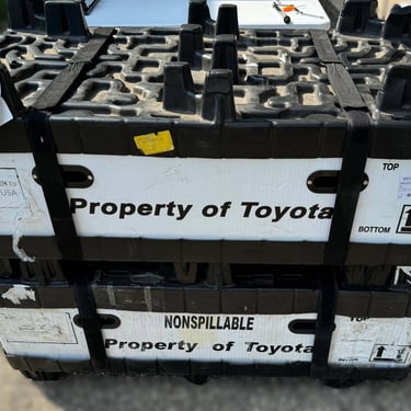 New Toyota hybrid battery crate, failed battery returns to Toyota in same crate
