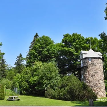 Parc des moulins, moulin, table.