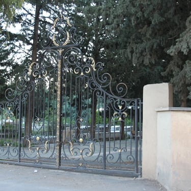 Porte de garage en acier métal fer forgé noir et or doré