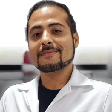 Mazla em laboratório de Biomedicina na COLAB SAUD