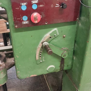 kuma paberilõikusmasin