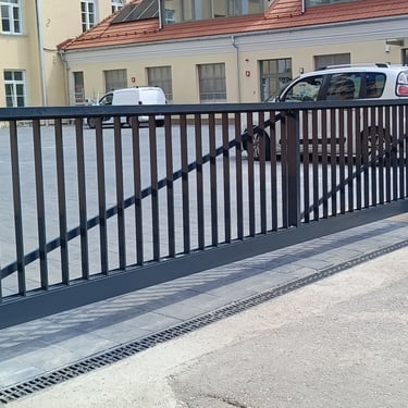 slankiojantys vartai