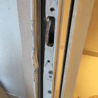 effraction encadrement .porte net opening serrure abimé réparation 