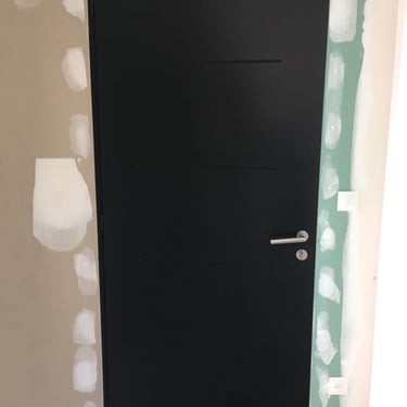 relaquage porte d entrée net opening  changement de couleur  reparation apres effraction 