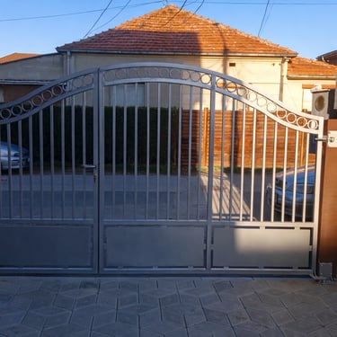 Krilna kapija nkon montaže, kragujevac, beograd