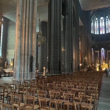 la nef et le colatéral gauche sonorisé de la Cathédrale de Clermont-Ferrand