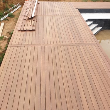Terrasse en bois exotique