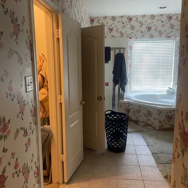 Bathroom Before Reno