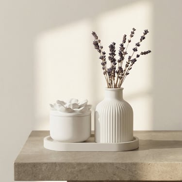 Rankų darbo gipso rinkinys su padėkliuku, kvepiančia kokosų vaško žvake ir vazele