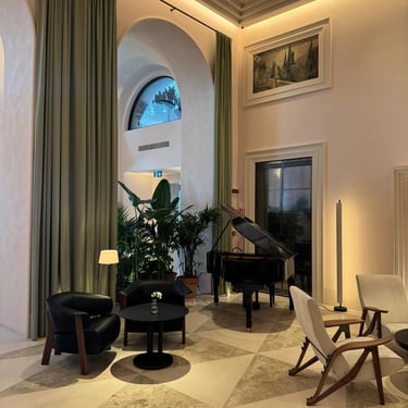 The Lake Como EDITION – Standard Lake View Room