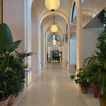 The Lake Como EDITION – Standard Lake View Room