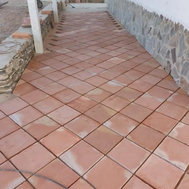 Carreaux en terre cuite 28x28 cm faits main, teinte r rosé