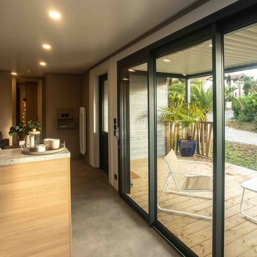Chalet avec Pergola bioclimatique