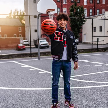 Lancaster PA senior picture photographer. Senior pictures with a basketball