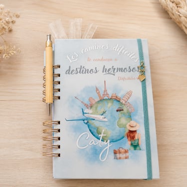 Cuaderno de viaje, lleno de detalles y sorpresas realizado a mano por Amélie Art.