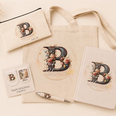 Pack regalo tote + estuche + set de papelería totalmente personalizados. Hecho a mano por Amélie Art.