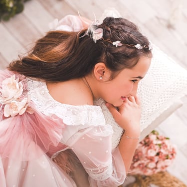 Reportaje de comunión de niña en estudio realizado por Amélie Art en Almendralejo