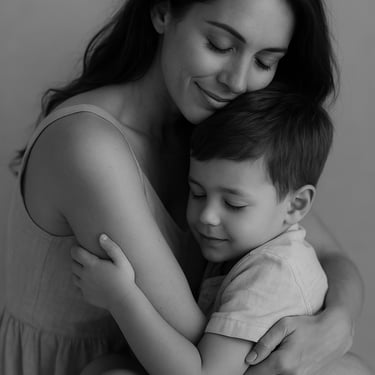 madre e hijo abrazados
