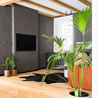 Schilderwerken van een living door Joca Interior