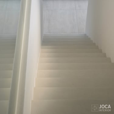 Trappen bekleed in Microtopping door Joca Interior