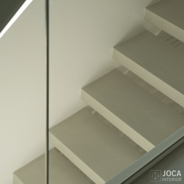 Betonnen trappen en vloer bekleed in Microtopping door Joca Interior