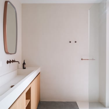 Badkamer muren en vloer bekleed in Microtopping door Joca Interior