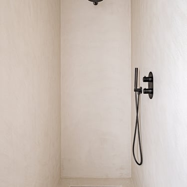 Inloopdouche muren en vloer bekleed in Microtopping door Joca Interior