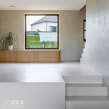 Woonruimte muren en vloer bekleed in Microtopping door Joca Interior