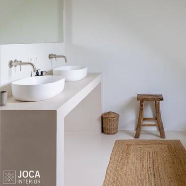 Badkamer muren en vloer bekleed in Microtopping door Joca Interior