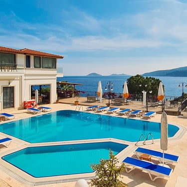 Beach front apartment in Kalamar Bay