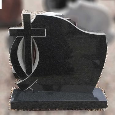 Juodos spalvos kareliško akmens vienos dalies paminklas