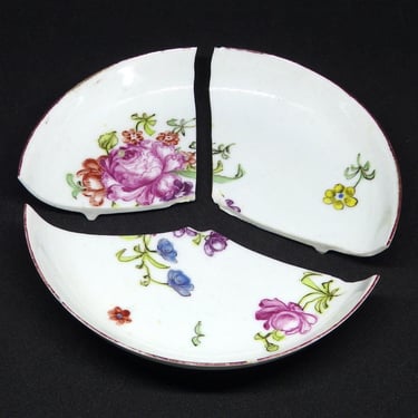 Chinese porcelain saucer before conservation