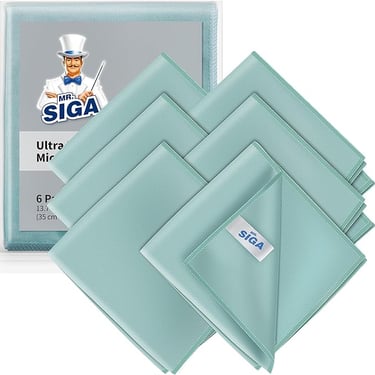 a set of six napkins with a chef hat on top