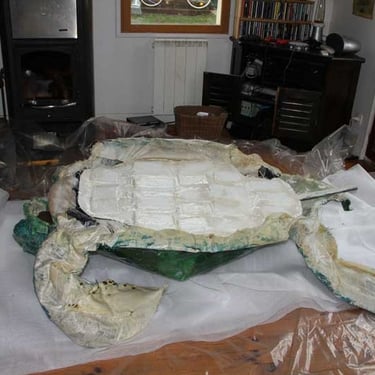 Costume retourné avec ajout des nageoires de latex et du masque | Performance "Marée Haute" | Fabrication et photo David Noir