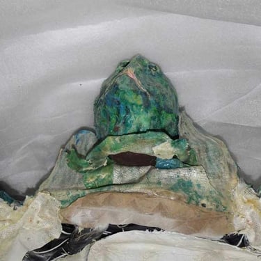 Détail du cou et de la tête de la tortue | Performance "Marée Haute" | Fabrication et photo David Noir