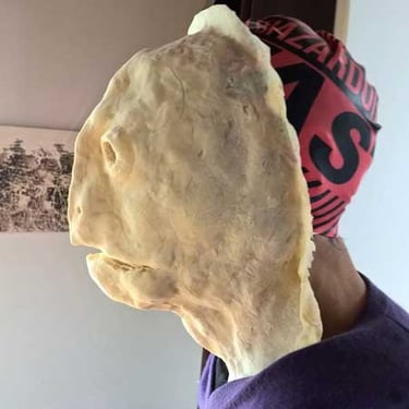 Essai du masque de tortue - profil | Performance "Marée Haute" | Fabrication et photo David Noir