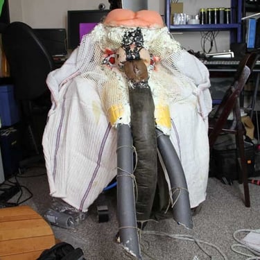 La tête du masque Ulin en cours de fabrication | Photo : David Noir