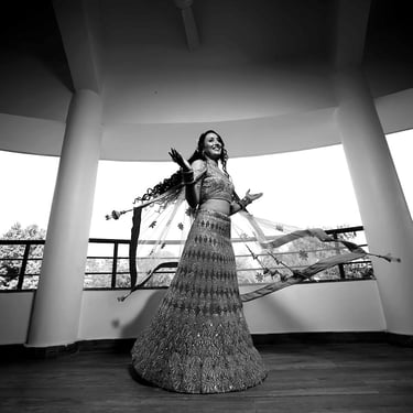 Bridal dance and choreography moment during wedding festivities