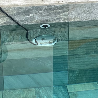 défaut de joint contour d'un projecteur piscine