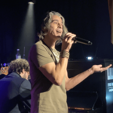 Show Pura Alquimia Tributo A Ney Matogrosso e Secos E Molhados com Fabiano Medeiros. no Fino Da Bossa.