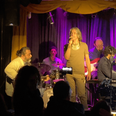 Show Pura Alquimia Tributo A Ney Matogrosso e Secos E Molhados com Fabiano Medeiros. no Fino Da Bossa.
