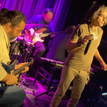 Show Pura Alquimia Tributo A Ney Matogrosso e Secos E Molhados com Fabiano Medeiros. no Fino Da Bossa.