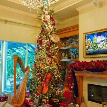 Holiday decorating by Manor Magic in Celebration, Florida
