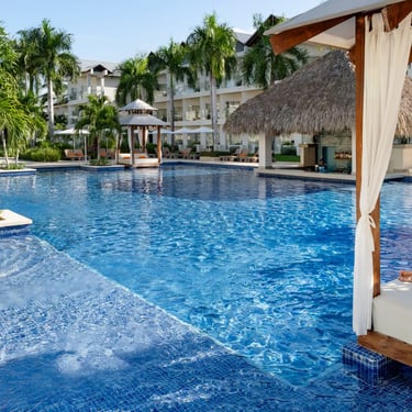 secrets la romana pool