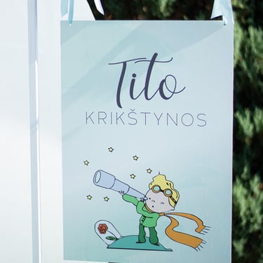 krikštynos mažasis princas pasitikimo užrašas baltas molbertas