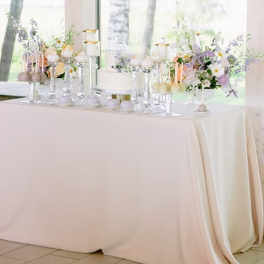 vestuvių dekoratorė floristė alyvinės vestuvės saldus stalas jo dekoras