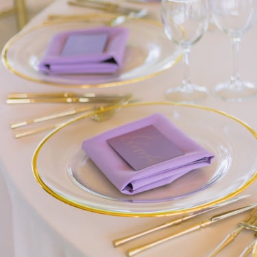 vestuvių dekoratorė floristė alyvinės vestuvės auksinė polėkštė