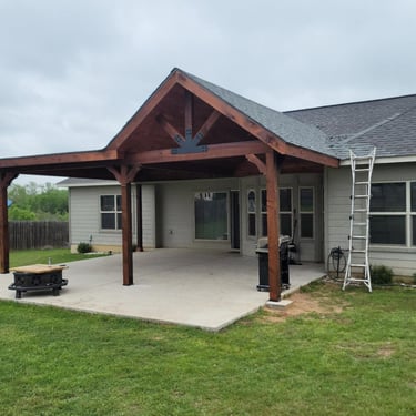 Cedar Patio with Dry Concrete