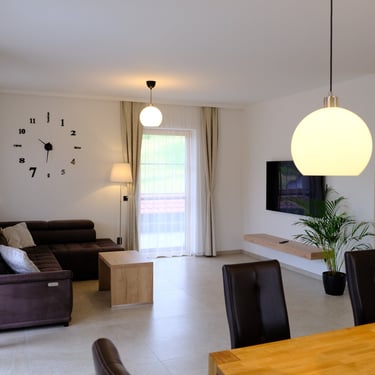 Wohnzimmer des Chalets seitlich