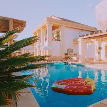 ©Cliff Surfhouse, Pool, Beispiel